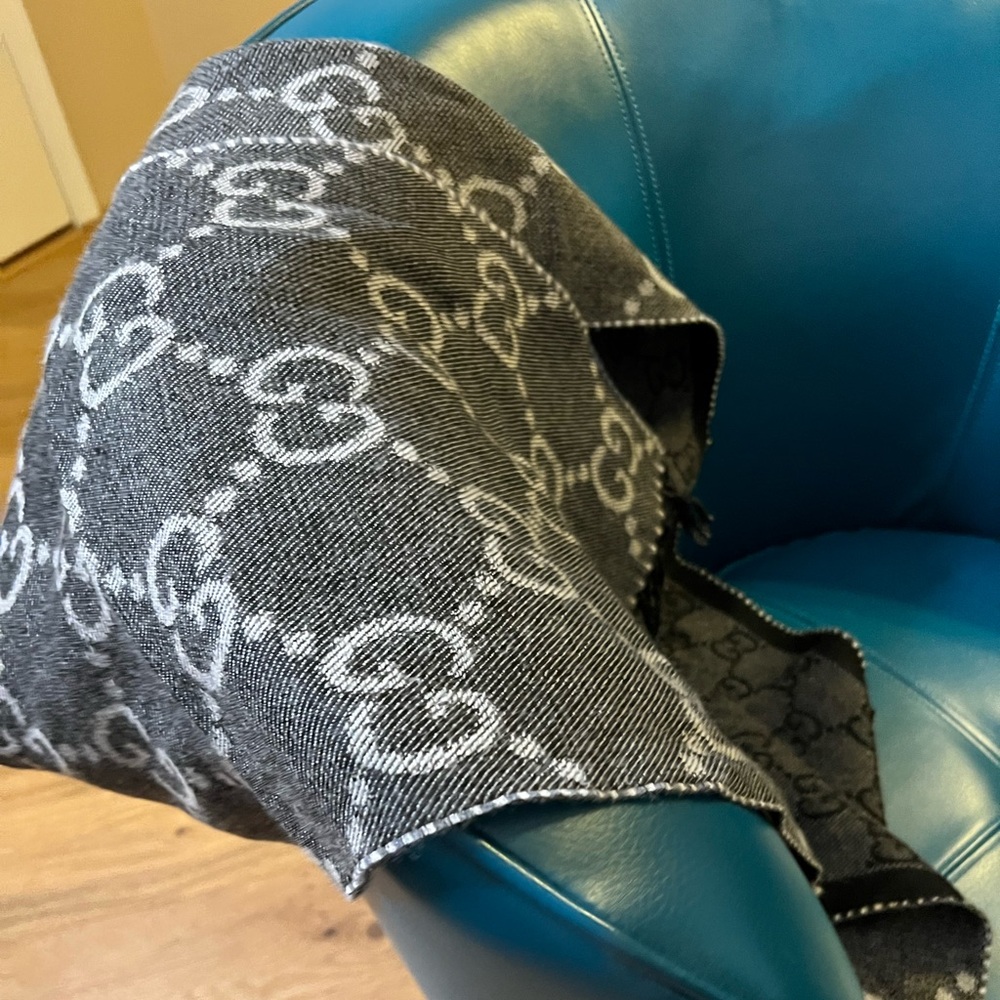 Men’s Gucci Scarf